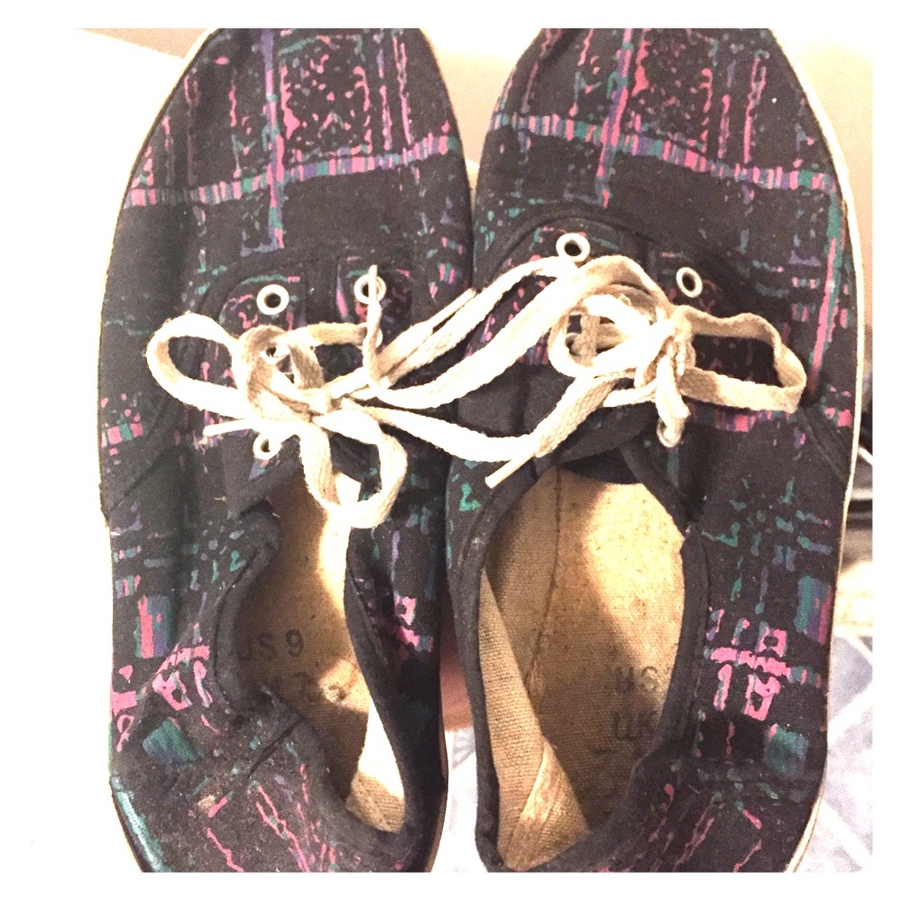 ⚡️ Tribal Print UO sneakers